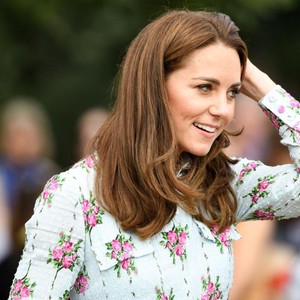 Padu Padan Gaun Warna Hijau Mint ala Kate Middleton untuk Pesta Natal