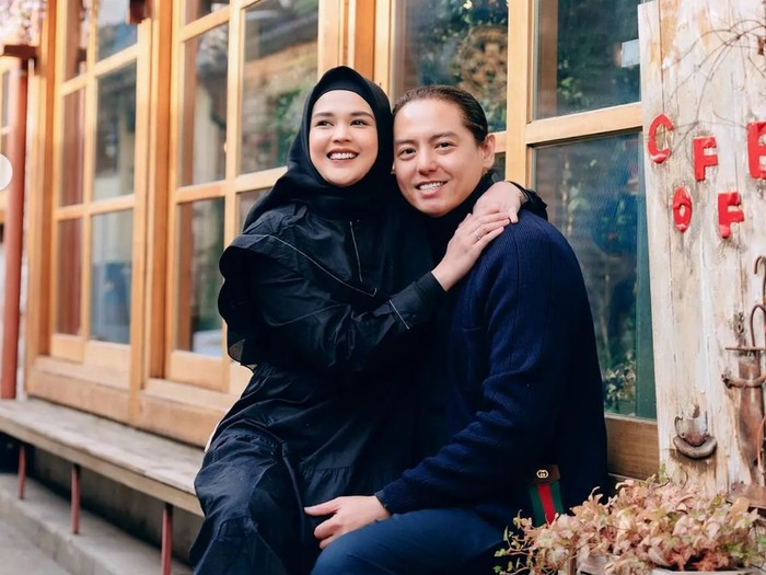 Cut Ratu Meyriska dan Roger Danuarta