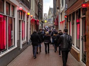 Di Tengah Serbuan Wisata Seks-Narkoba, Amsterdam Serukan Perlawanan
