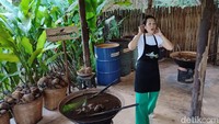  Ini merupakan museum outdoor mengenai daur ulang kotoran gajah. Kotoran gajah banyak didaur ulang menjadi kertas serta aneka benda yang pas buat suvenir.