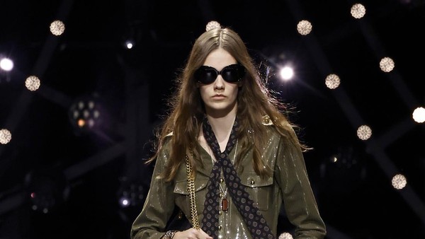 10 Koleksi Busana Indies Rock n Roll dari Celine Fall/Winter 2023