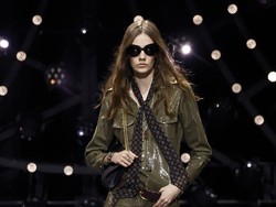 10 Koleksi Busana Indies Rock n Roll dari Celine Fall/Winter 2023