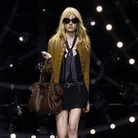 Inilah koleksi terbaru Celine Fall/Winter 2023 yang di gelar di The Wiltern Theatre, Los Angeles. Foto: Frazer Harrison/Getty Images.