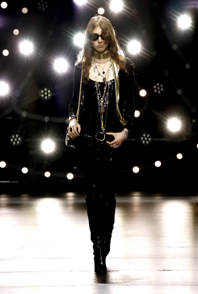 Inilah koleksi terbaru Celine Fall/Winter 2023 yang di gelar di The Wiltern Theatre, Los Angeles. Foto: Frazer Harrison/Getty Images.