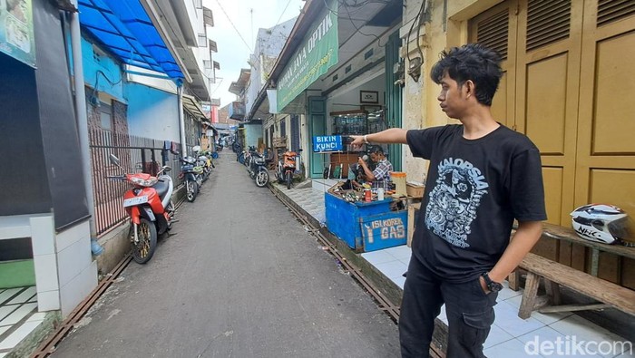 Gang Lipur, lokasi ular baby king kobra patuk mantan asisten Panji Petualang, Alprih Priyono
