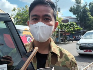 Gibran soal Gandengan dengan Megawati: Aku Bukan Siapa-siapa