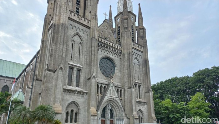 Jadwal misa Natal Gereja Katedral Jakarta 2022 sudah bisa ketahui. Misa tersebut dilakukan saat malam menjelang Natal dan saat perayaan Natal 25 Desember.