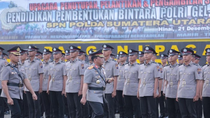 Kapolda Sumut saat melantik Bintara di SPN Hinai. (Foto: Dok Polda Sumut)