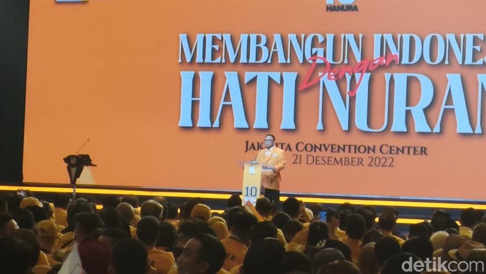 Ketum Hanura Oesman Sapta Odang (OSO) di acara HUT ke-16 Hanura di JCC Senayan, Jakarta, Rabu (21/12/2022). (Foto: Dwi Rahmawati/detikcom)