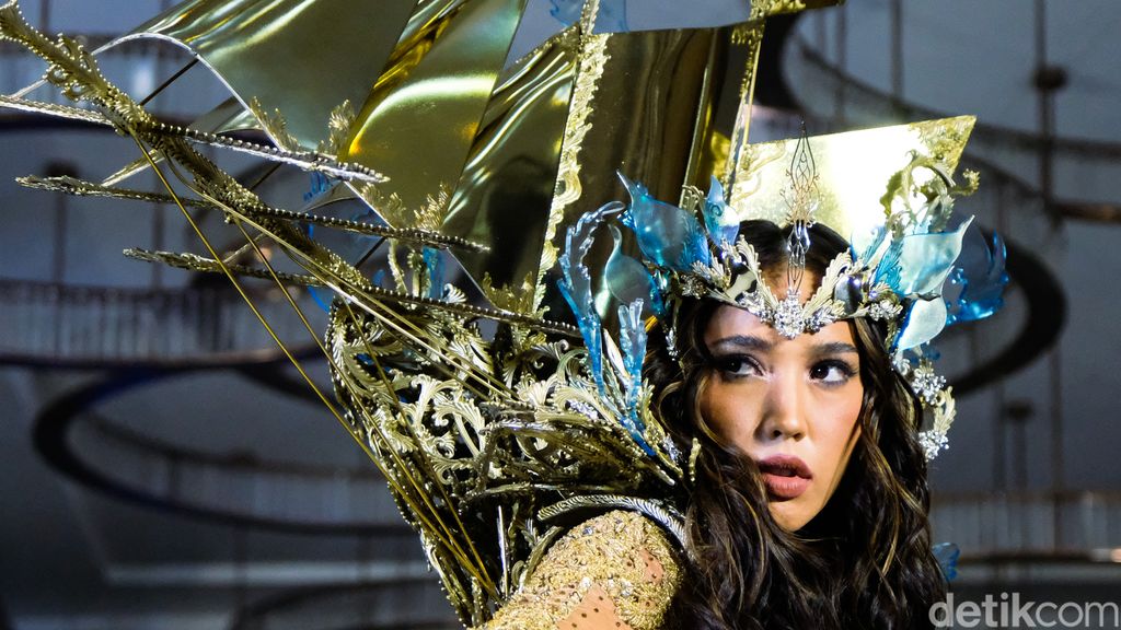 Laksmi De-Neefe Suardana Jelang Miss Universe