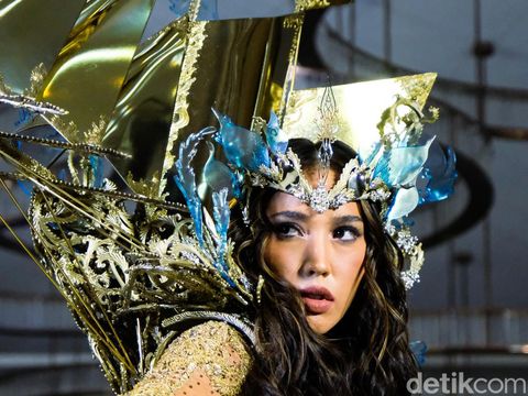 Laksmi De-Neefe Suardana Jelang Miss Universe