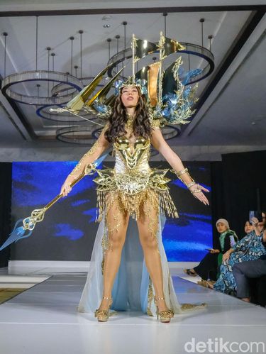 Laksmi De-Neefe Suardana Jelang Miss Universe