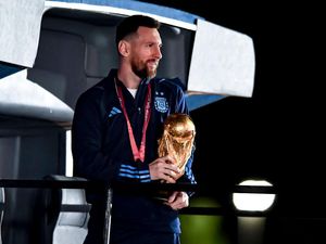 Dijaga Tetangga, Messi Bisa Liburan di Rumah dengan Nyaman