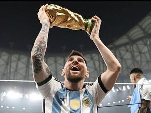 Foto Messi Angkat Trofi Piala Dunia Pecahkan Rekor Instagram
