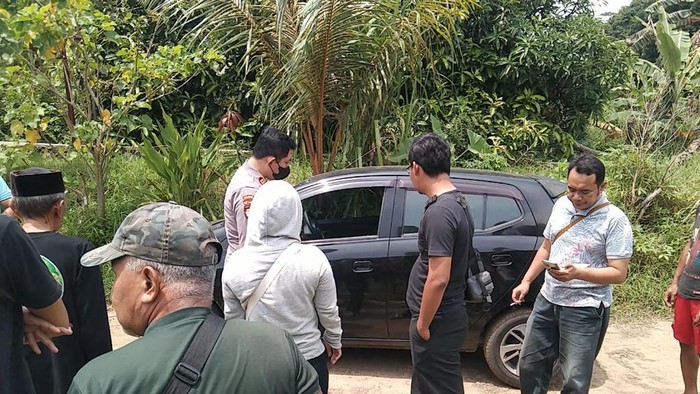 Lokasi penemuan jenazah di dalam mobil di kawasan Klapanunggal, Kabupaten Bogor.