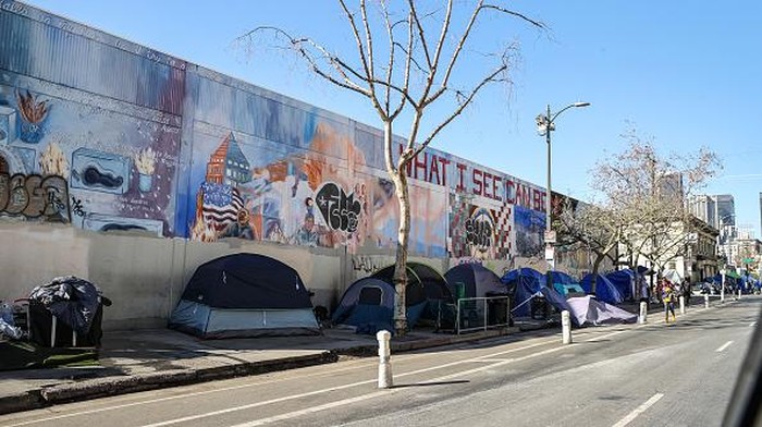 LOS ANGELES, CA - DECEMBER 20: Homeless people and tents are seen in Los Angeles, California on December 20, 2022. (Photo by Tayfun Coskun/Anadolu Agency via Getty Images)