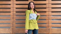 Di Instagram, Lula Lahfah mengaku perutnya ingin kembali berotot. (Foto: dok Instagram)