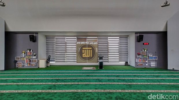 Masjid Al Multazam rancangan Ridwan Kamil di Bojongsoang, Kabupaten Bandung