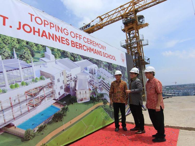 Melihat Pembangunan Sekolah St. Johannes Berchmans di PIK