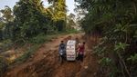Melihat Perjuangan Motor Ambulans Tembus Desa Terpencil India