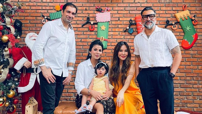 Melissa Ginting dan Rocky Soraya merayakan ulang tahun pertama putri mereka, Alia.