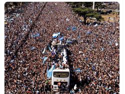 Netizen Terkesima 4 Juta Warga Argentina Sambut Messi Cs