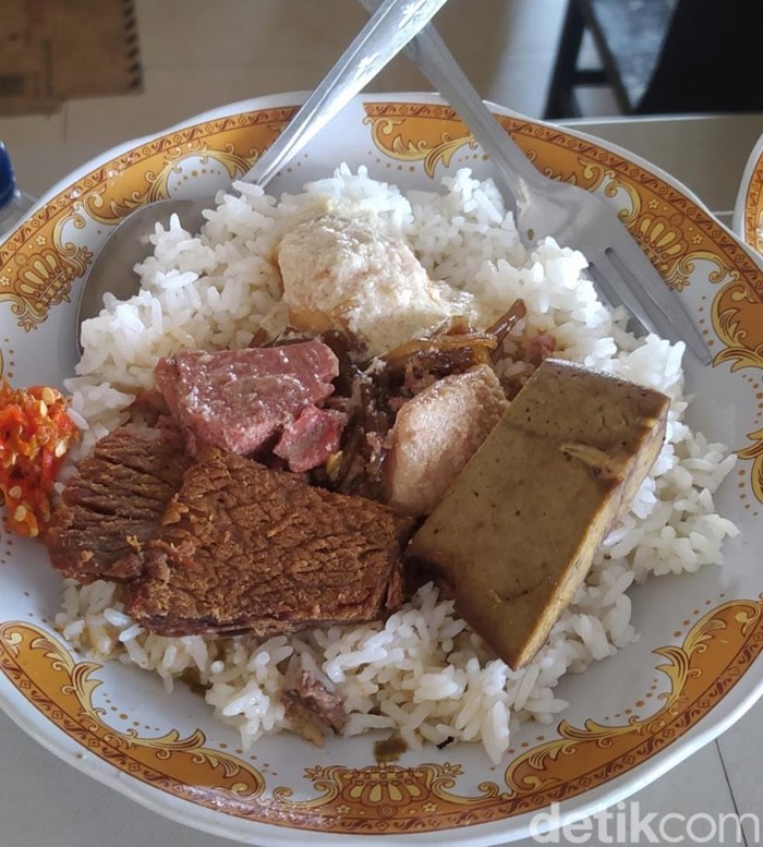 menu Warung Gang Amboina di Bangkalan Madura