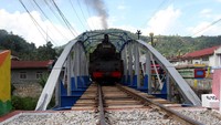 Pengoperasian kembali KA Wisata Mak Itam tersebut dapat terlaksana setelah adanya kolaborasi antar BUMN yaitu KAI, Biofarma, Pupuk Indonesia, dan Semen Indonesia. Di samping itu ada pula Injourney yang berperan sebagai Ketua Project Management Office BUMN untuk Pariwisata Sumatera Barat.