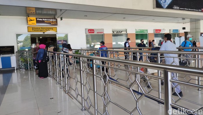 Pergerakan penumpang di Bandara Sultan Hasanuddin masih landai jelang Natal 2022.