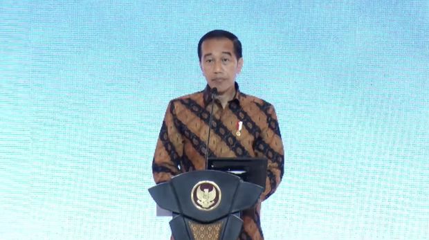 Presiden Joko Widodo dalam acara Outlook Perekonomian Indonesia 2023, Rabu (21/12/2022). (Tangkapan layar via Youtube PerekonomianRI)
