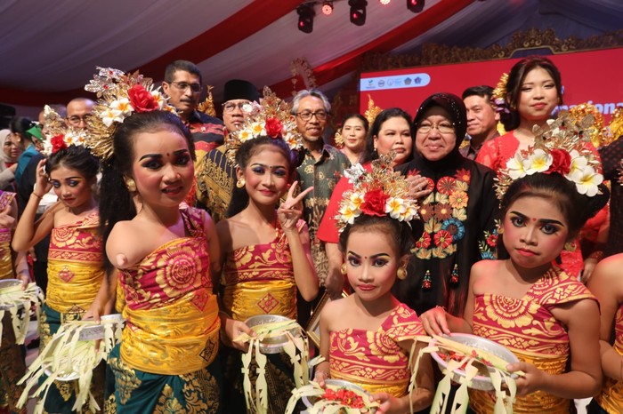 Puncak peringatan Hari Kesetiakawanan Sosial Nasional (HKSN) dan Hari Disabilitas Internasional (HDI) diselenggarakan di Alun-alun Ida Dewa Agung Jambe, Klungkung, Bali pada Selasa (20/12).