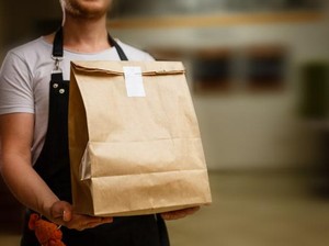 Punya Penggemar Rahasia, Wanita Ini Diteror Puluhan Pesanan Makanan Fiktif