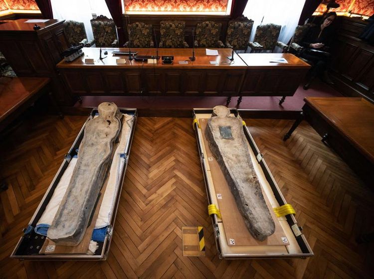 Foto: Penemuan-Identifikasi 2 Sarkofagus di Katedral Notre-Dame Paris