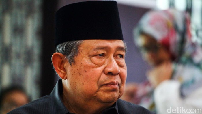Sederet tokoh melayat eks Menteri Pertambangan dan Energi (kini ESDM) Subroto. Mereka antara lain Presiden ke-6 SBY dan eks Menteri ESDM Ignasius Jonan.