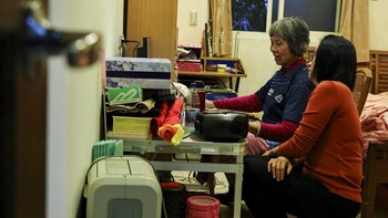 Dia bermain sekitar lima jam setiap minggu, menurut pelatihnya, Ego Hsu.  