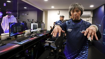 Dengan anggota tim yang sudah lanjut usia, Hsu mengatakan fokusnya kurang pada pembunuhan, yang merupakan tujuan utama dalam game turnamen pertempuran seperti League of Legends.  