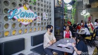 Restoran burger ini telah memiliki berbagai cabang di antaranya di New Zealand, Auckland, Inggris, Amerika dan kini di Indonesia.