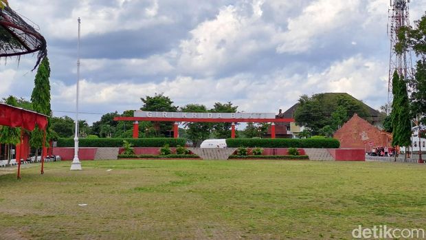 Alun-alun Giri Krida Bakti Wonogiri.