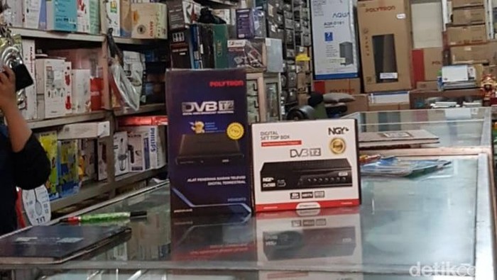 Toko elektronik di Gresik kehabisan stok STB
