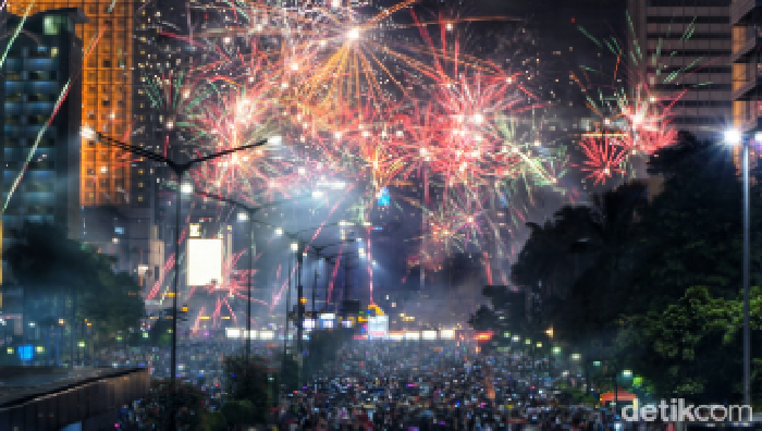 Ucapan Tahun Baru 2023 sudah bisa dipersiapkan jelang perayaannya. Cek sederet ucapan Tahun Baru 2023 dalam bahasa Indonesia dan bahasa Inggris.