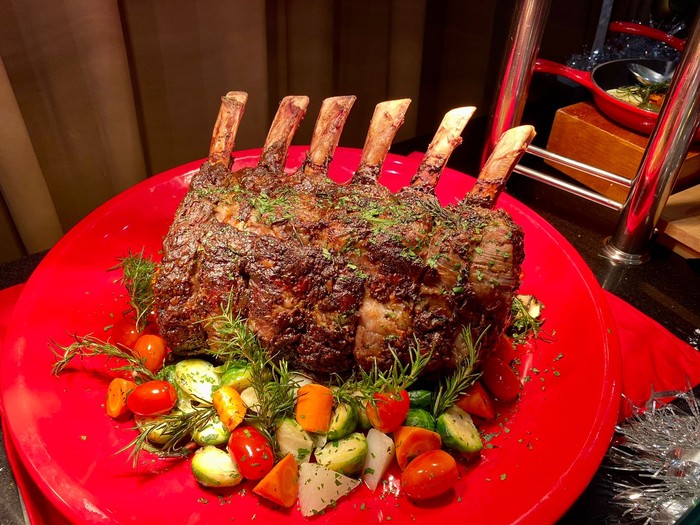 Ada Rib Eye Panggang hingga Santas Pao Basket Lezat di Restoran Italia Ini