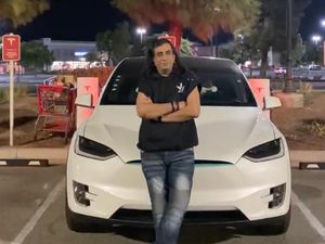 Sosok Mak Nyak di Mata Adam Jagwani Pemeran Hans di Si Doel Anak Sekolahan