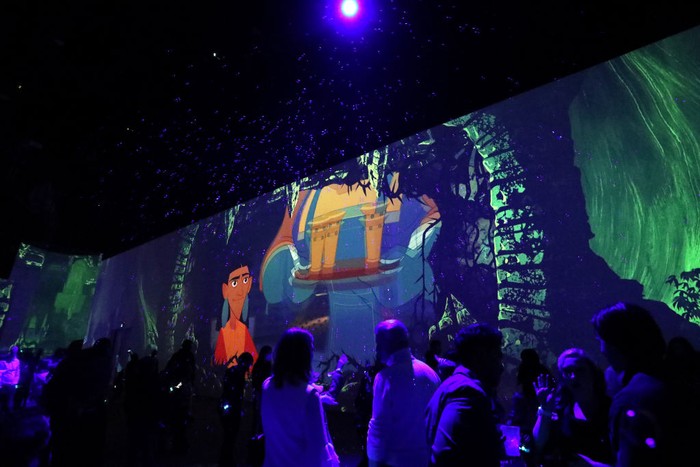 Bertualang di Dunia Imersif Disney! TORONTO, ONTARIO - DECEMBER 20: General atmosphere during the Disney Animation Immersive Experience - VIP Opening Night on December 20, 2022 in Toronto, Ontario, Canada. (Photo by Jeremychanphotography/Getty Images)