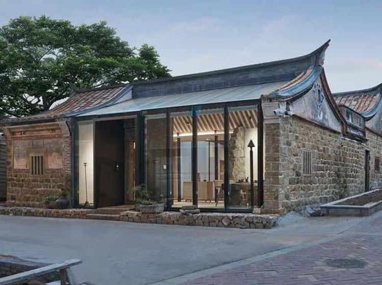Inspirasi Rumah: Kuno Outside Mewah Inside!
