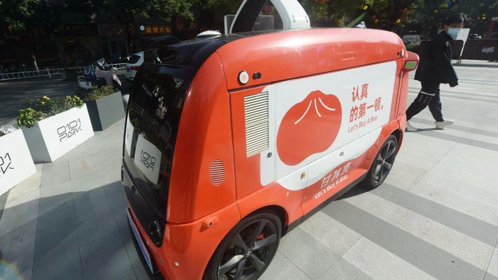 Canggih! Mobil Mungil di China Ini Jualan Makanan Tanpa Pengemudi Lho Mobil canggih asal China ini berjalan di Hangzhou, China. Mobil ini menjual makanan tanpa ada pedagang maupun pengemudi.