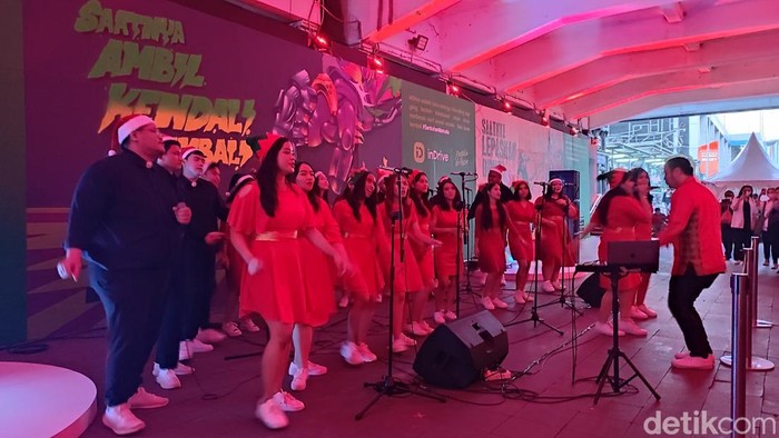 Christmas Carol Jakarta kembali digelar oleh Pemprov DKI Jakarta dalam rangka menyambut perayaan Natal. Catat jadwal dan lokasi pelaksanannya!