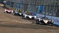Tak hanya MotoGP, Indonesia lagi-lagi membuat sejarah dengan menggelar Formula E di Ibu Kota pada Juni 2022. Ajang ini pun menjadi yang pertama di Asia Tenggara dan Indonesia khususnya. Pradita Utama/detikcom