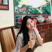 Beberapa netizen menyebut jika Erina memiliki kemiripan dengan artis Bella Saphira. Foto: Instagram/@erinagudono