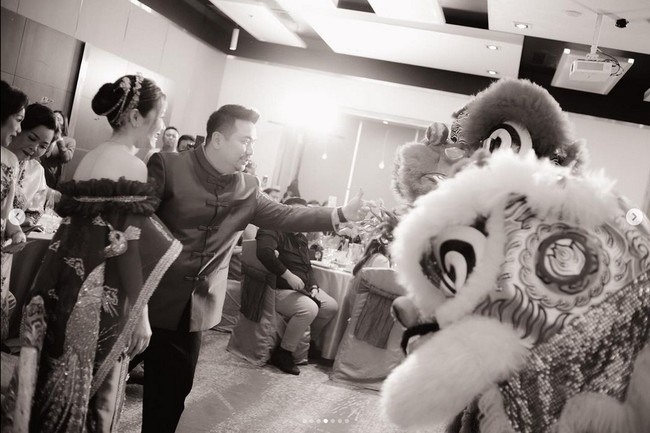 Konten kreator dan naravlog kuliner ini sebelumnya sudah melamar Vienesca di Pulau Seribu pada saat liburan Juli 2022. Menjelang hari pernikahan, Nex Carlos dan Vienesca sudah mengabadikan sesi foto prewedding. Foto: Dok. Instagram @nexcarlos.