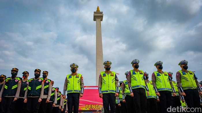 Operasi Lilin digelar pagi ini di Monas, Jakarta. Operasi Lilin digelar dalam rangka pengamanan pada Hari Raya Natal dan Tahun Baru 2023 atau Nataru, Kamis (22/12/2022).